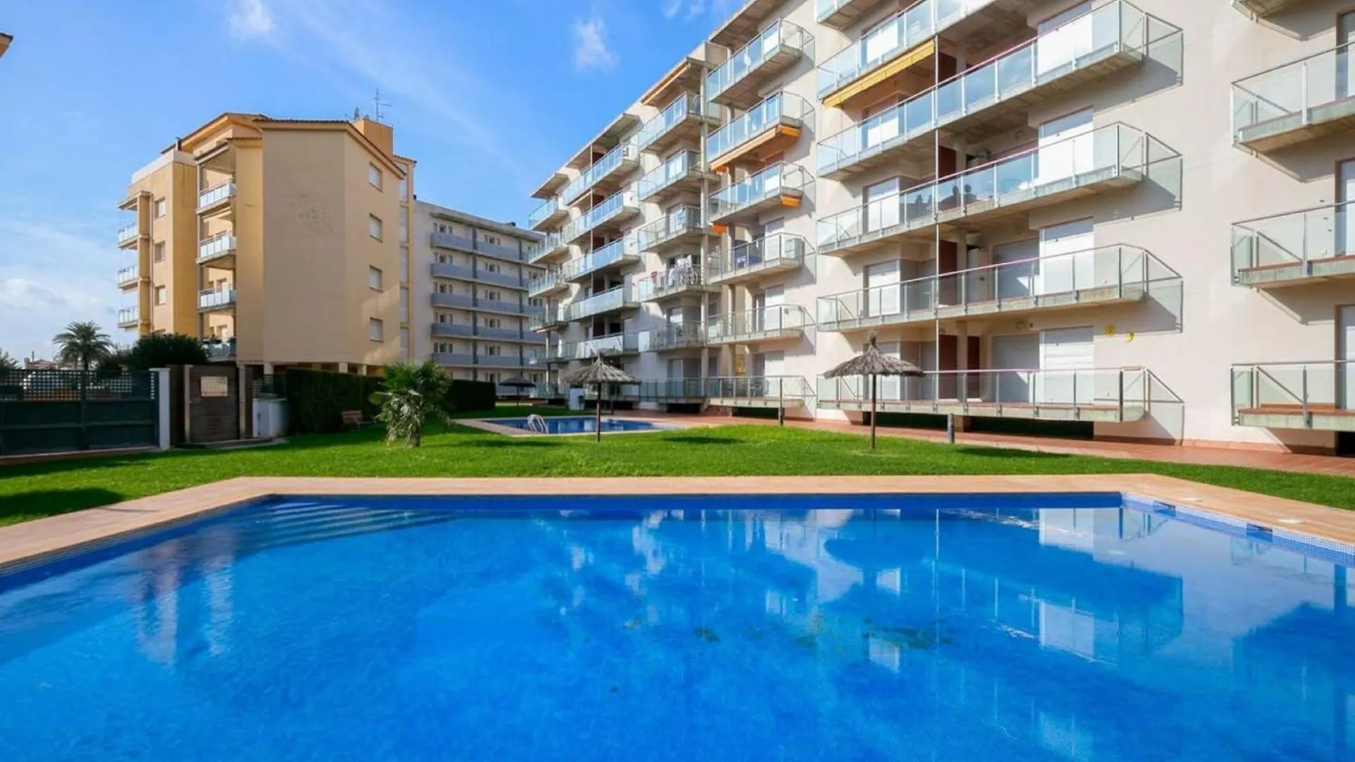 Pretty Apartment With Balcony Roses 0*,  Spanje